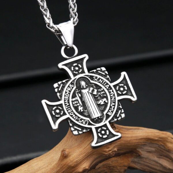 Collar Cruz San Benito