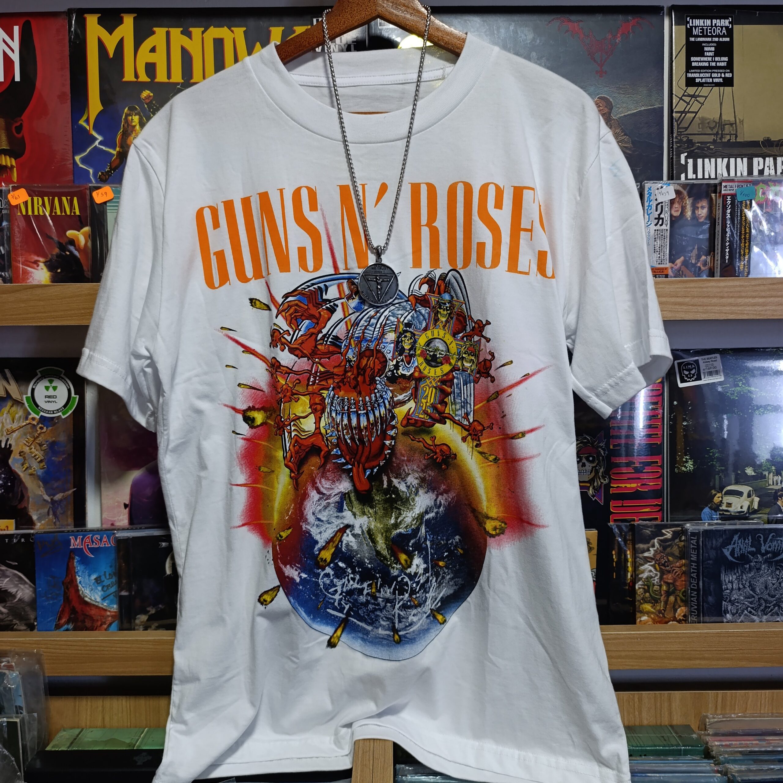 Polo Guns N Roses color blanco gira 2025 Lima Perú